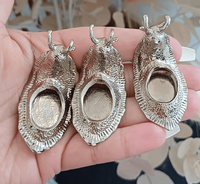 Snail Sphere Stands Silver colour