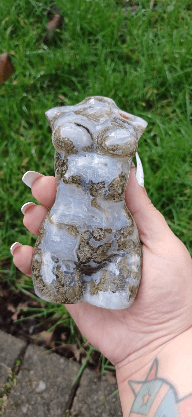 Large Moss Agate Goddess 531g