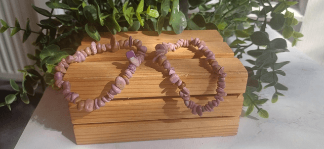Phosphosderite Chip Bracelet
