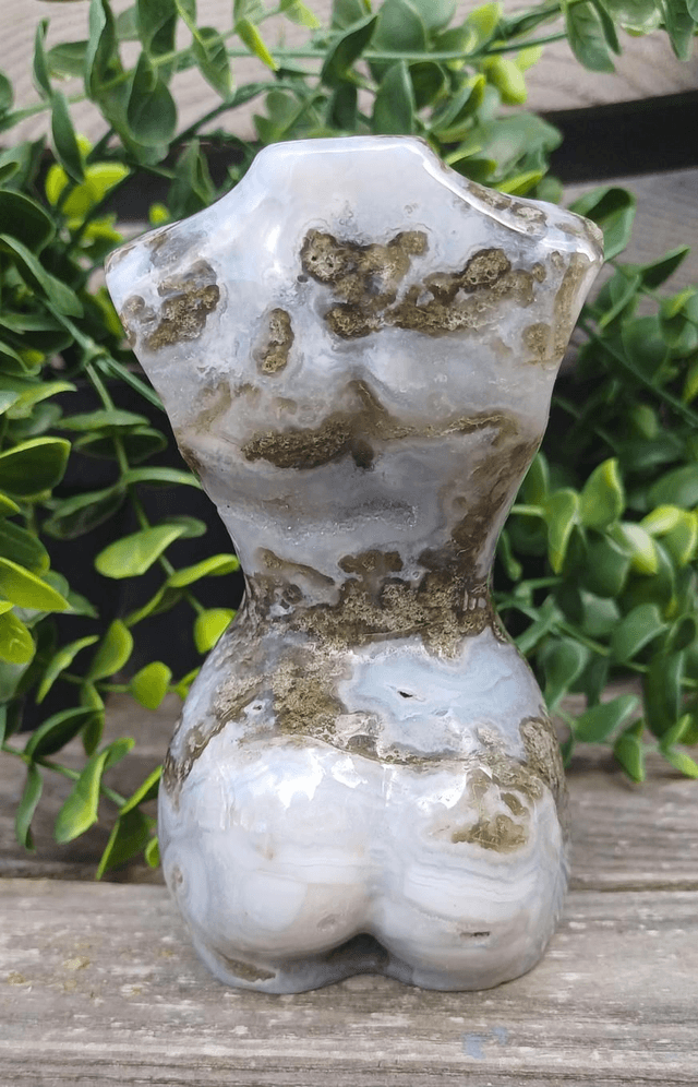 Large Moss Agate Goddess 531g