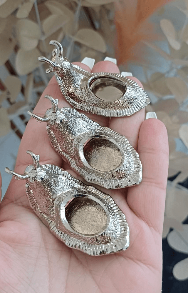 Snail Sphere Stands Silver colour