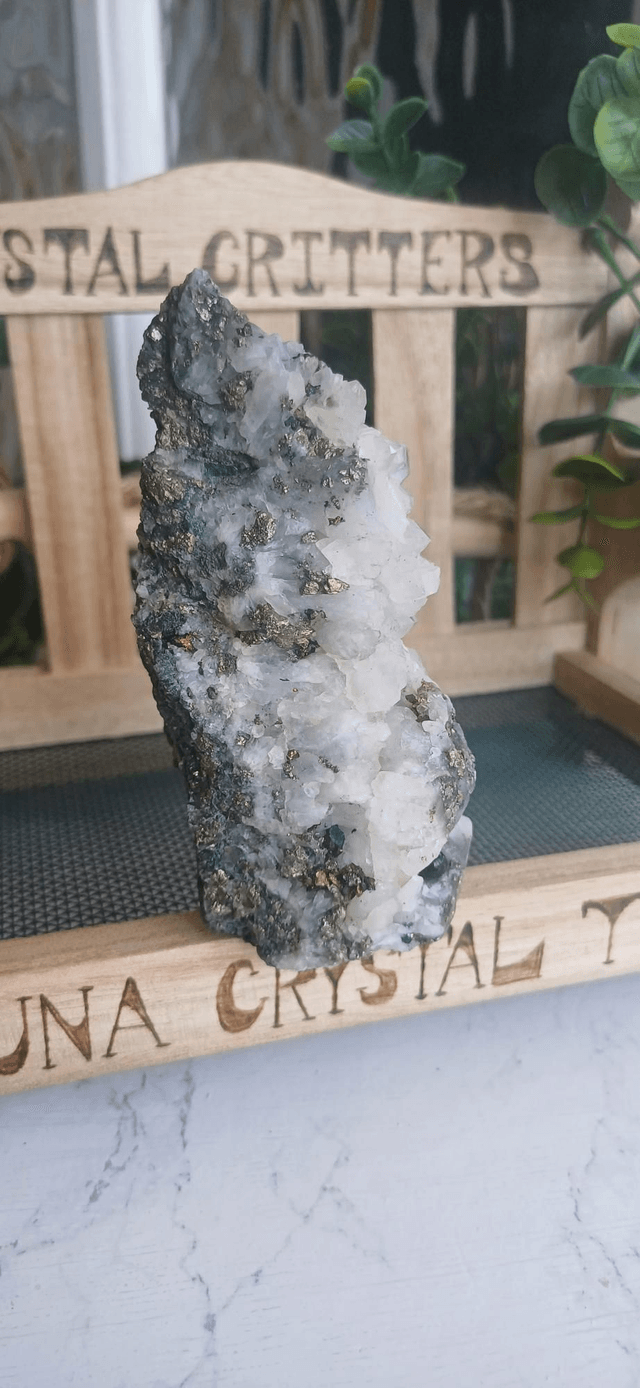 Arum - Crystal Critter 
